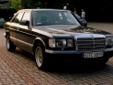 Oferuję samochód marki Mercedes W126 z 1989 roku. Sprowadzony 11 lat temu od pierwszego właściciela w Niemczech. Posiadam książki serwisowe oraz drugi komplet aufelg (z oponami zimowymi)oraz kluczy. Z auta kożystam okazjonalnie stąd tak mały przeieg w tym
