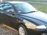 Sprzedam bardzo ładną Alfa Romeo 147 1,6 TS 120KM 3-drzwiowy z udokumentowanym przebiegiem 108 tys km.
Samochód sprowadzony w kwietniu tego roku z Niemiec obecnie zarejestrowany w Polsce.
Auto w bardzo dobrym stanie technicznym jak i wizualnym, bez