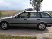 Witam. Sprzedam BMW 316.
Gaz wbity w dowód, butla w miejscu koła zapasowego.
Silnik ładnie pracuję, świeżo po wymianie oleju płynów nowe sprzęgło.
Wnętrze czyste i zadbane podgrzewane fotele(sprawne) klima(sprawna).
Zapraszam na jazdę próbną. Więcej info