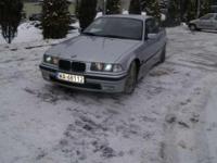 SPRZEDAM E36 320 COUPE W BARDZO DOBREJ OPCJI WYPOSAŻENIA
-EL SZYBY
-EL LUSTERKA
-2X PODUSZKA POWIETRZNA
-SKÓRA
-DZIELONA KANAPA
-KLIMATRONIK (STREFOWY)
-UCHYLNE TYLNE SZYBY
-KOMPUTER
-ABS (ŚWIECI SIE NA KONSOLI)
-ZAWIESZENIE GWINTOWANE
Ogólnie auto ładnie