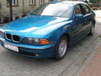 Witam. Mam do zaoferowania wygodne BMW serii 5 w jednej z najbogatszych wersji jakie wyszły w roku 1998, posiada elek. szyby, elek lusterka, klimatronic, podgrzewane fotele, tempomat, 6 poduszek powietrznych, 10 głośników, ABS, multi funkcyjna kierownicę,