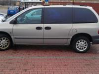 Bardzo zadbany Chrysler Voyager 2.5 TD Family 7 osobowy.
Rok produkcji 2000.
Przebieg: 180000 km.
ABS, Imobilajzer, Klimatyzacja, Kierownica wielofunkcyjna,
Wspomaganie kierownicy,Tempomat,
Elektryczne szyby przod i tył,
Elektryczne i podgrzewane