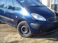 Witam do sprzaedania Citroen   Xsara Picasso 2.0 HDI.
Auto technicznie w bardzo dobrym stanie.Stan blacharski również w niezłym stanie delikatna obcierka na lewym przednim błotniku oprucz tego delikatne ryski które można spokojnie spolerować.Auto