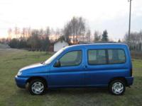 WITAM MAM DO SPRZEDANIA ŚLICZNEGO I ZADBANEGO CITROENA BERLINGO na niemieckich tablicach,zero rdzy.
Z DYNAMICZNYM SILNIKIEM BENZYNOWYM 1.4
SILNIK PRACUJE IDEALNIE, BEZ JAKICHKOLWIEK WYCIEKÓW, ZAWIESZENIE SZTYWNE NIE WYBITE.
DUŻA POWIERZCHNIA BAGAŻNIKA.