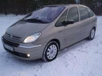 Witam mam do sprzedania piękną xsare picasso po lifcie 110 km.Auto w ślicznym kolorze i bogatej wersji exclusive.Auto ma przejechane 170 tys km jest z końca roku 2004 model 2005,wyposażone ABS,ASR,4XPP,4XES,EL,WK,AK,CZ,IMM,KP,AF,TEMPOMAT,SENSOR DESZCZU