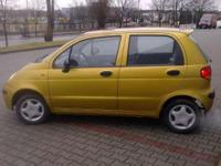 Sprzedam daewoo matiza - model LIFE autko jest z końca roku 99r, od nowości użytkowane przez jednego właściciela, samochód nie posiada znaków korozji ,przebieg 140 tyś km, silniczek pracuje równo jest suchy bez wycieków i przedmuchów,wymieniony pasek