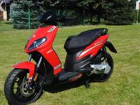 Witam Do sprzedania Derbi Variant / Aprilia Sportcity 50
Skuter z końca 2012(model 2013)
Przebieg jedyne 2595km
Derbi w bdb stanie technicznym i wizualnym(jak na foto)
Nowy akumulator
2xkluczyk
Sprowadzony z Austrii do rejestracji (w cenie tłumaczenie