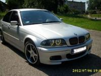 Witam
Mam na sprzedaż piękne BMW model e46 z 1999 roku. M-pakiet(oryginalny)
Auto seryjnie było wyposażone w silnik 1.8.
Oryginalna jednostkę napędową zastąpił silnik 3.0 wraz ze skrzynią.
Napęd pozostał z przełożeniem 2.12
Dzięki temu auto świetnie