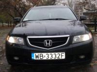 Witam.Mam do zaoferowania samochód Honda Accord z 2004r.Auto zarejestrowane po raz 1 w 2005r,kupione w polskim salonie w Honda Poland w Warszawie.Samochód w najbogatszej wersji wyposażenia,rzadko spotykana na naszym rynku,silnik benzynowy o poj.2400 cm3,o