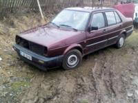 DO SPRZEDANIA VW JETTA SILNIK 1.6 Z PODTLENKIEM LPG,AUTO POSIADA SZEROKIE ZDERZAKI,MIĘKKĄ DESKE,CENTRALNY,ODCIĘCIE ZAPŁONU.PO WYMIANIE CHAMULCÓW.W CIĄGŁEJ EKSPLOATACJI GAZ WBITY W DOWÓD,WAŻNE OPŁATY. MOZLIWOSC SPRZEDANIA NA CZESCI POTRZEBUJESZ CZEGOS