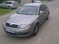 Witam,
Jeżeli szukasz sprawdzonego i pewnego auta, bezwypadkowego, z pewnym przebiegiem i stanem technicznym - dobrze trafiłeś.
Skoda SuperB, pierwsza rejestracja listopad 2007!! Ostatni wypust poprzedniego modelu, pełen lifting.
Silnik: 2.0 TDI 143 PS -