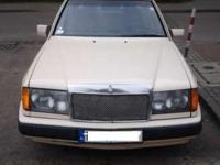 Mercedes Klasa E W 124 rok 1993r 2000d automat stan super opony Zimowki , wazne oplaty , w srodku zadbany , Silnik pracuje równo suchy nie myty . podwozie super HAK wbity w dowód . CENA NIE PODLEGA NEGOCJACIJ HANDLARZOM DZIEKUJE gdybym nie odbieral