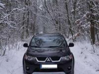 Do sprzedania jest wspaniałe autko:
Mitsubishi Outlander 2.0 Di-D DPF INTENSE 4WD
Rok: 06.2007
Przebieg: 101500 km
Kolor: Czarny metalic
Kupiony w salonie Mitsubishi w Polsce
Pierwszy właściciel
Serwisowany w ASO
Garażowane
6-cio stopniowa skrzynia