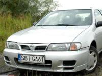 Witam,
mam do sprzedania Nissan Almera '96, benzyna 1.4.
wyposażenie: wspomaganie kierownicy, poduszka powietrzna, elektryczne szyby i lusterka, centralny zamek.
Samochód zadbany, stan dobry, nie ma śladu rdzy, silnik nie bierze oleju, bezawaryjny, nie