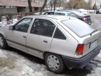 Mam do zaproponowania Państwu samochód marki OPEL KADETT.
Auto ma wyjątkowo bogate wyposażenie tj.: ABS, centralny zamek, elektryczne lusterka, podgrzewane kubełkowe fotele, bardzo dobre nagłośnienie (6 głośników) wszystko działa bez zarzutów.
Auto jest