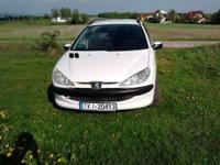 Witam. Mam do zaoferowania samochod marki Peugeot 206 sw z 2003 roku z przebiegiem zaledwie okolo 99000tys!!! Zostal wymieniony olej silnikowy . Samochod sprawuje sie bardzo dobrze, pali z pierwszego, silnik pracuje rowno . Uzytkuje go juz ponad rok i