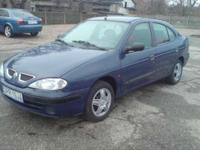 Witam mam do sprzedania samochód marki Renault Megane Classic 1.4 16V sedan,granatowy w bdb stanie technicznym i wizualnym.Przebieg 170000km.Środek czysty i niepodarty.Silnik pracuje dobrze, nie ma żadnych wycieków.Wizualnie bez rys,wgnieceń,śladów