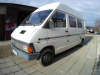 Witam, Mam do zaoferowania w bardzo dobrym stanie technicznym i wizualnym campera marki renault trafic z roku 1989 1,6 benzyna+ LPG (zamontowana nowa instalacja gazowa w czerwcu 2012r). Przegląd ważny do 08.2013 Wyposażony w kuchenkę gazową 12V/230V,