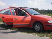 Witam! sprzedam lub zamienie renault megane 1.6 z 1996r.
Auto posiada:
-ABS
-WSPOMAGANIE KIEROWNICY
-KLIMATYZACJA! (do nabicia)
-CENTRALNY ZAMEK
-2X KLUCZYK
-2X PODUSZKA POWIETRZNA
-2X ELEKTRYCZNE SZYBY
-WELUROWA TAPICERKA jak nowa
-KIEROWNICA