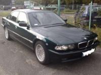 Witam sprzedam lub zamienię BMW 730d auto bardzo wygodne i komfortowe. Niestety muszę zmienić auto najlepiej na kombi dziecko wózek itd. :) Auto nie jest nowe ale prezentuje się znakomicie obecnie więcej stoi niż jeździ (mam auto służbowe). Przebieg to ok