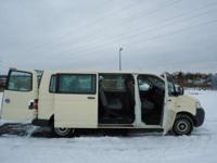 DO sprzedania vw t5 transporter caravelle z silnikiem 1.9 tdi o mocy 102 konie..auto sprowadzone z niemiec 8 tys po wymianie calego rozrzadu.jest to wersia dluga 9 osobowa z tylnymi dzwiami skrzydelkami... uszkodzone sprzglo (kiedy silnik chodzi to nie