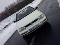 Auto w ciągłej eksploatacji.
Chodzi na benzynie i gazie bez problemu.
Odpala zawsze !
Idealne na dojazd do pracy, bądz jazdę po mieście, ze względu na malutkie spalanie.
Technicznie stan dobry, środek również.
Więcej tel.
Pozdrawiam