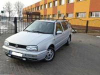 Sprzedam Golfa III Silnik 1.9 turbo diesel kombi.
Rok produkcji 1993 pierwsza rejestracja 1994r.
Auto zadbane jak na swoje lata, lakier bez wyraźnych uszkodzeń oraz śladów korozji (auto dobrze zakonserwowane). Silnik pracuje bardzo ładnie a przy tym nie