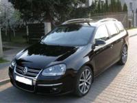 Witam,
Sprzedam auto Volkswagen Golf Variant 2,0 TDI wersja Sportline z niskim przebigiem, bogato wyposażone, użytkowane przez kobietę. Auto wyposażone w bezawaryjny,ekonomiczny silnik 2,0 TDI 8 V 140 KM. W wersji Sport auto posiada fabrycznie obniżone