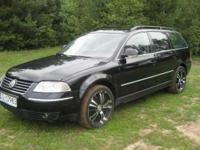 Witam Passat B5 rok produkcji 2004 1.9tdi 130km o nr Vin WVWZZZ3BZ5E065554 przebieg 230tyś. Wyposażenie: - 6x airbag - tempomat - komputer pokładowy - klimatronic - ABS ESP - pełna elektryka - welurowa tapicerka - czujniki parkowania - immobiliser -