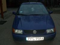 Mam do sprzedania Volkswagena Polo użytkowany przez kobietę . Przebieg 244433 , osoba nie paląca , po wymianie rozrządu i tylnych hamulcy . Kolor granatowy opony zimowe + letnie na felgach aluminiowych . Posiada dwie poduszki powietrzne OC ważne do