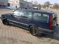 Witam. Sprzedam Volvo 850 w kombi 2 litry w gazie.
W aucie wszystko chodzi jak w zegarku.
I gaz i benzyna śmiga aż miło :)
Zawieszenie ok, bez luzów :)
Elektronika działa bez zarzutu, szybki, klima itp..
Na autku sa oponki zimowe.
Autko odpala od