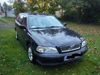 Witam mam do zaoferowania auto osobowe marki Volvo V40 w bardzo dynamicznym silnikiem 1.8 125KM, rok produkcji 1999 pierwsza rejestracja 2000 r., auto zostało sprowadzone z Niemiec od pierwszego właściciela Ja jestem drugim właścicielem.
Auto w 100 %