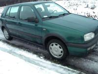 Sprzedam VW Golf III rok 1996, silnik 1400cm3.
Wyposażony:
-wspomaganie
-centralny zamek
-dwie poduszki
-dodatkowe światło stop
-białe zegary
-zderzaki w kolorze nadwozia
Samochód w dobrym stanie technicznym, ubezpieczenie do października 2013, przegląd