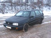 Witam, mam do sprzedania VW Golfa III variant 1.8 1995r.
Wyposażenie:
-biała skóra na fotelach,
-wspomaganie,
-centralny zamek,
-elektryczne szyby,
-elektryczny szyberdach domykany z pilota,
-poduszka powietrzna,
-dzielona tylna kanapa,
-roleta w