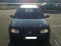Witam . Odsprzedam VW GOLFa IV Kombi 1.9 TDI 90 KM z silnikiem: ALH,na zwykłej pompie(nie pompowtryskach) o kolorze granatowym,o przebiegu: 210 tys km. Autko jest zadbane, posiada atrakcyjny wygląd- bez rdzy,pęcherzy. Sprowadzone zostało z Belgii w