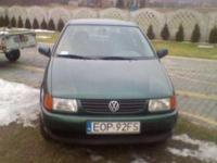 Witam. SPRZEDAM zadbanego vw. polo 5d.Rok produkcji 1998,silnik 1.0 benzyna.Samochód bardzo oszczędny spalanie w granicy 5l.Stan pojazdu bardzo dobry bez rdzy,wnętrze czyste,wizualnie oraz technicznie bez zarzutów.Auto kupione w polskim