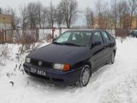 Witam mam do sprzedania Vw Polo 1,4 z 1997r widoczne na załączonych zdjęciach.Samochód był kupiony w Polskim salonie Vw i jestem jego pierwszym właścicielem od nowości.Auto ma przejechane 130tys.km i jest w dobrej kondycji.Myślę że będzie jeszcze długo