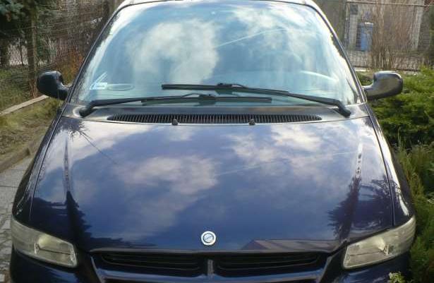 Chrysler Voyager LE 7os. 2.5 Diesel alu i skóra+2 komplety kół