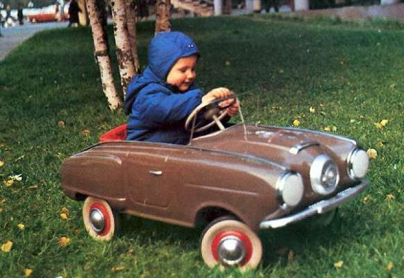 Metalowy Samochód dla dzieci na pedały sprzedaż Płock