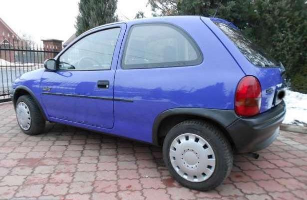Opel Corsa ładny Opel Corsa B 93r ZAREJES 1993