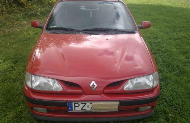 Renault megane Na Oponach Zimowych 7mm 1.6 8v 1998 rok 3999 do negocj