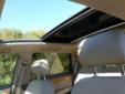 Do sprzedania Audi Q7 3.00 TDI w kolorze tytanowej perły 7 osobowy z kremową, skórzaną tapicerką. Auto posiada panoramiczny otwierany dach, 4 strefowy klimatronik, stoliki w siedzeniach, dodatkowe zabezpieczenia, oraz polskie menu i nawigację. Auto w 100%