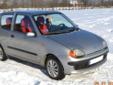 Do sprzedania Fiat SC 900 cm 3, auto wyposażone w opony zimowe na przodzie + letnie na przekładkę.
Samochód w pełni sprawny technicznie, pali na dotyk w mrozy bez problemów.
Z drobnych mankamentów to korozja prawego progu oraz kilka purchli na nadkolu -
