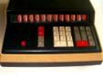 Kalkulator ISKRA 111 z roku 1977 – lampy NIXIE