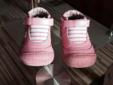 Różowe buciki dla dziewczynki