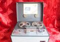 Stary legendarny magnetofon szpulowy Unitra ZK 140T