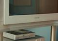 Telewizor Sony, odtwarzacz DVD, magnetowid, stolik