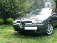 Alfa Romeo 156 1.8 16V t-spark 144km. Jestem 3 właścicielką pojazdu, przez rok w samochód zostało włożone ok 6tys złotych.UDOKUMENTOWANE KSIĄŻKĄ SERWISOWĄ! Wymienione min.
-Pompa wody
-uszczelka gło.+ głowica(s) +Simer.Wał
-Wariator
-olej
-Filtr Oleju