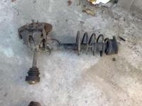 Mam do sprzedania na części samochód Alfa Romeo 146 1.4 T.SPARK (silnik rzędowy). W samochodzie wszystko sprawne oprócz silnika (obudowa dobra) kolor czarny blachy w świetnym stanie bez wgnieceń i korozji. Posiada sprawny elektruczny szyberdach 150 ,