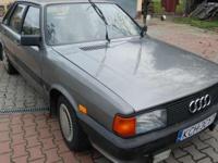 Witam. Sprzedaję samochód Audi 80, rocznik 1986, pojemność 1.8. Ubezpieczenie jest ważne do końca 2012r., a badanie techniczne do 8 maja 2013r. Autko jest zadbane, ma tylko rozbity lewy kierunkowskaz i z tej samej strony pęknięty zderzak ( posiadam 2